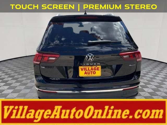 Used 2022 Volkswagen Tiguan SE w/ Panoramic Sunroof Package AWD/4WD image 3