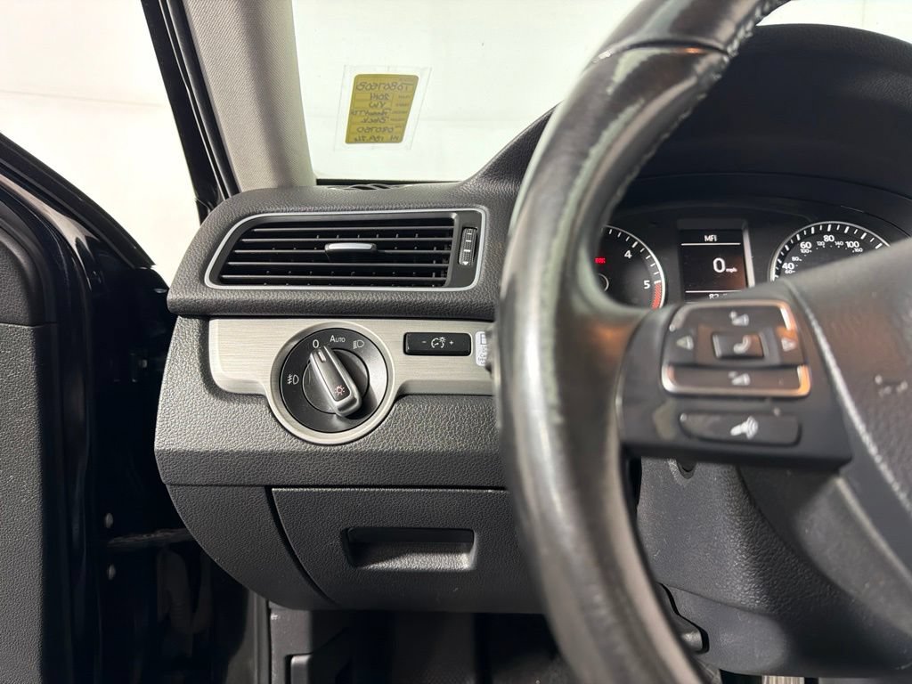 Used 2014 Volkswagen Passat TDI SE FWD image 14
