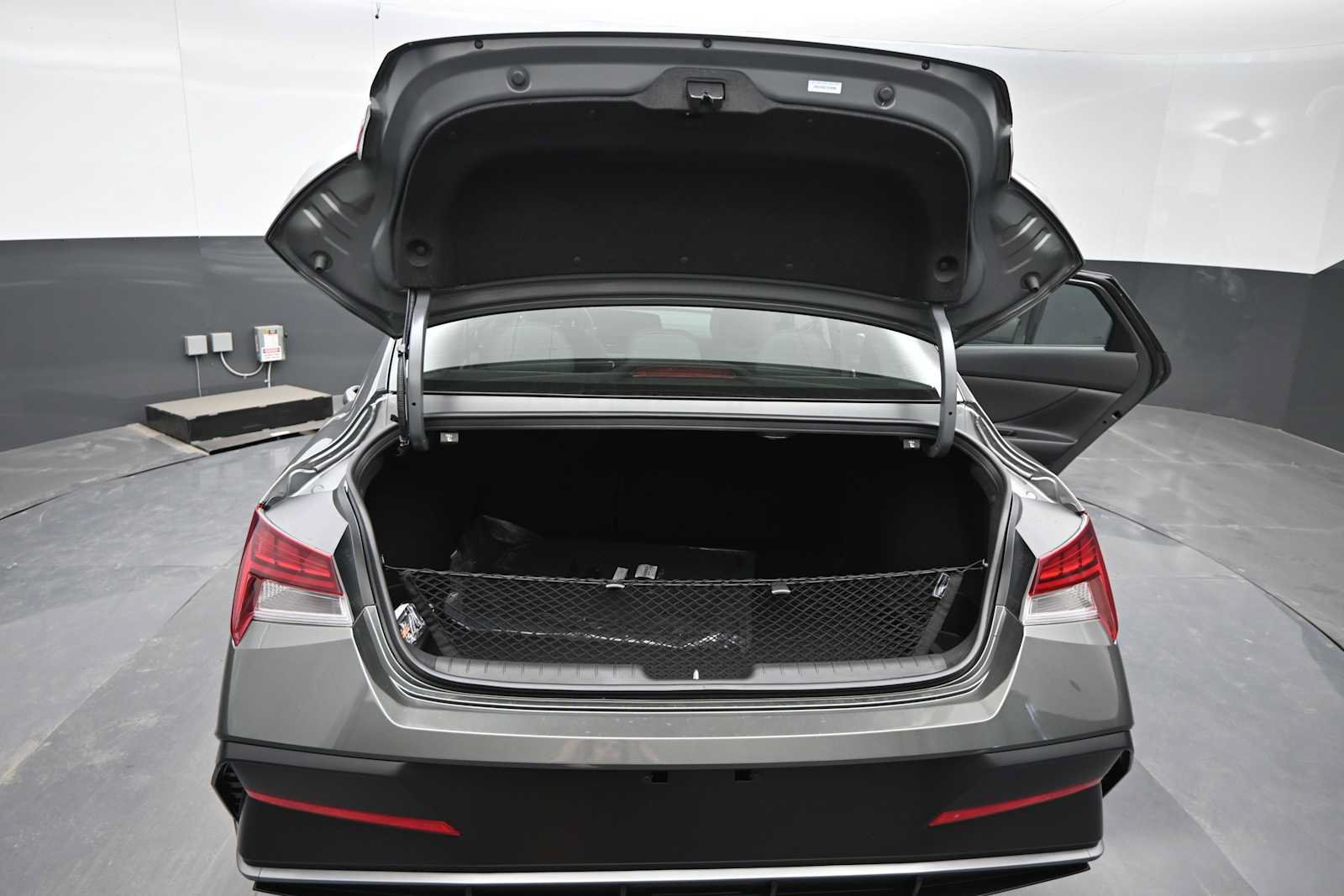New 2026 Hyundai Elantra Limited FWD image 13