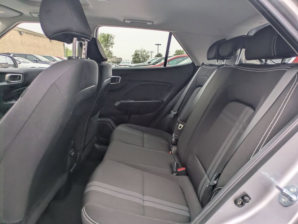 Used 2025 Hyundai Venue SEL FWD image 34