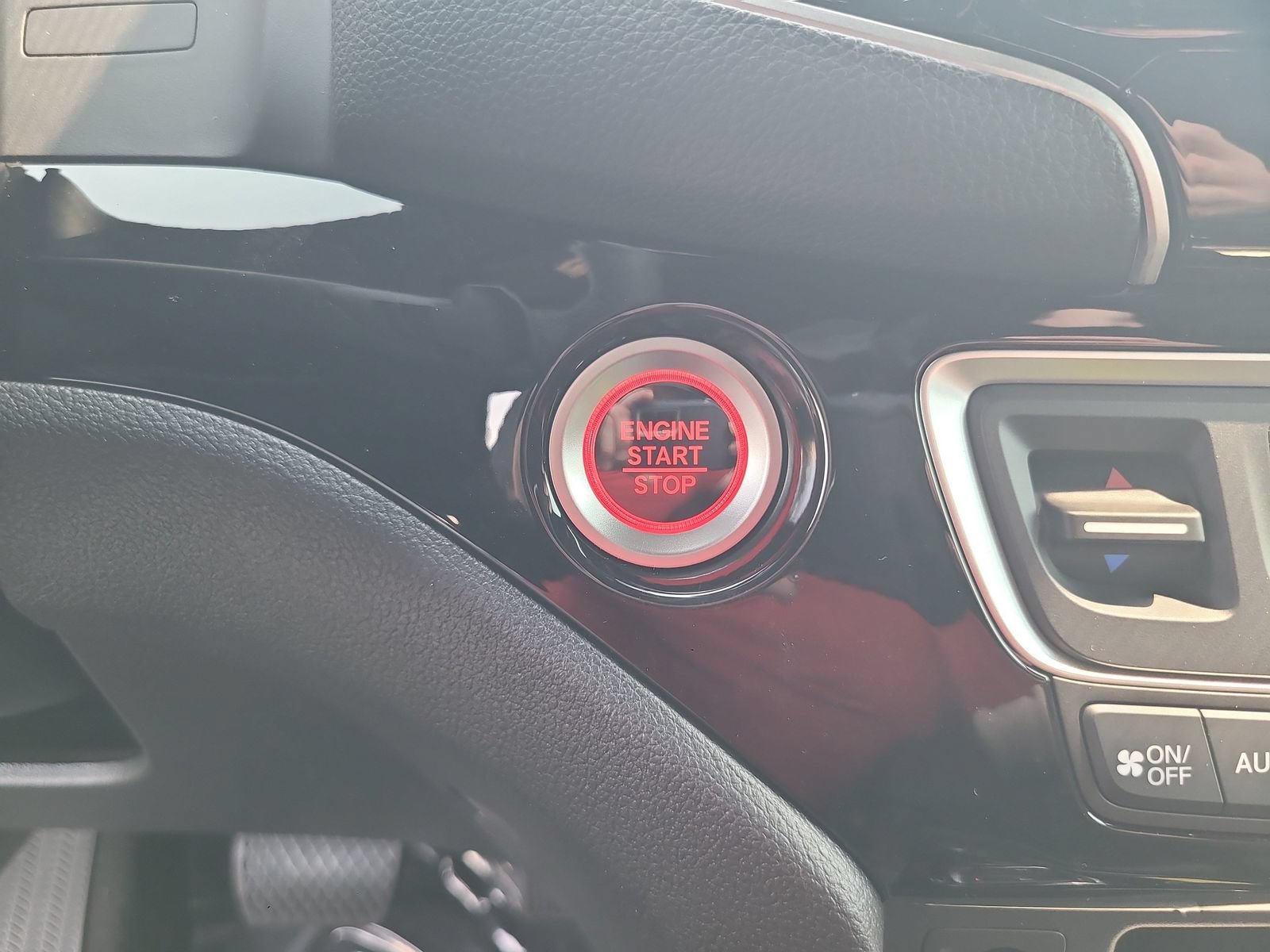New 2026 Honda Ridgeline Black Edition image 19