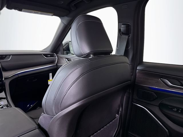 New 2025 Jeep Grand Cherokee L Overland w/ Trailer Tow Package image 24