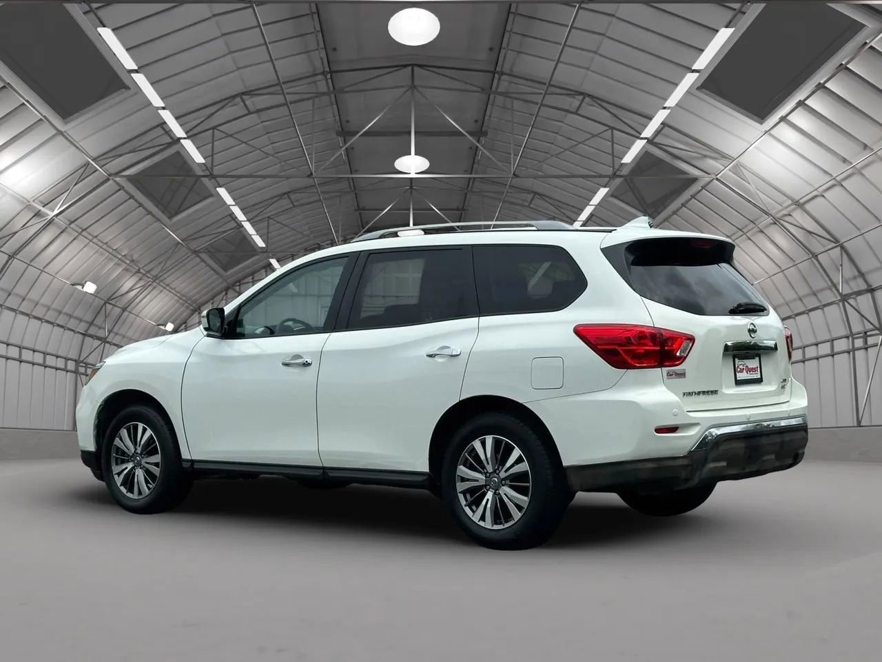 Used 2020 Nissan Pathfinder SV image 5