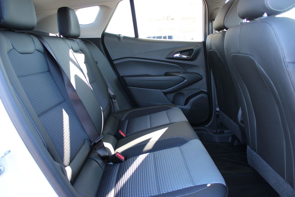 New 2026 Chevrolet Trax LT w/ Sunroof Package image 27