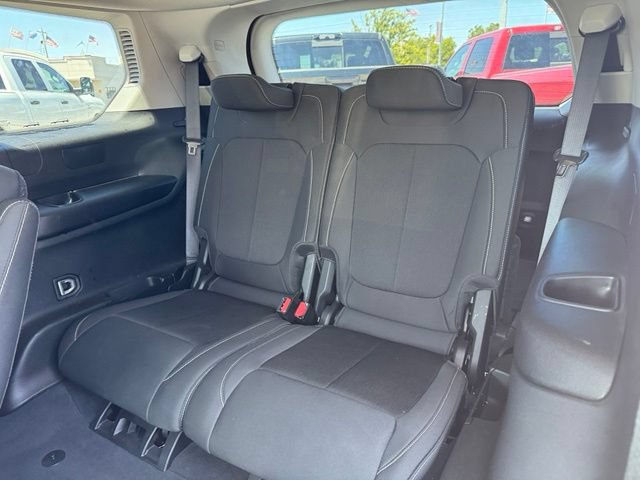 Certified 2023 Jeep Grand Cherokee L Laredo w/ Trailer Tow Group (B) RWD image 12
