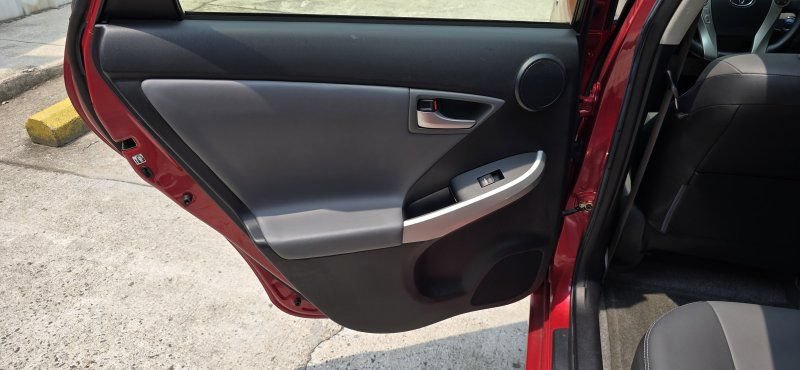 Used 2013 Toyota Prius Four w/ Deluxe Solar Roof Pkg FWD image 34