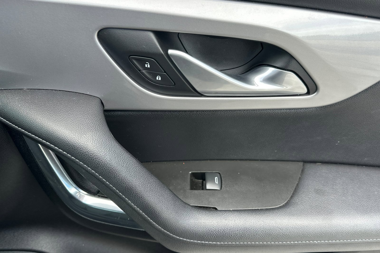 Used 2022 Chevrolet Blazer LT w/ Redline Edition image 22