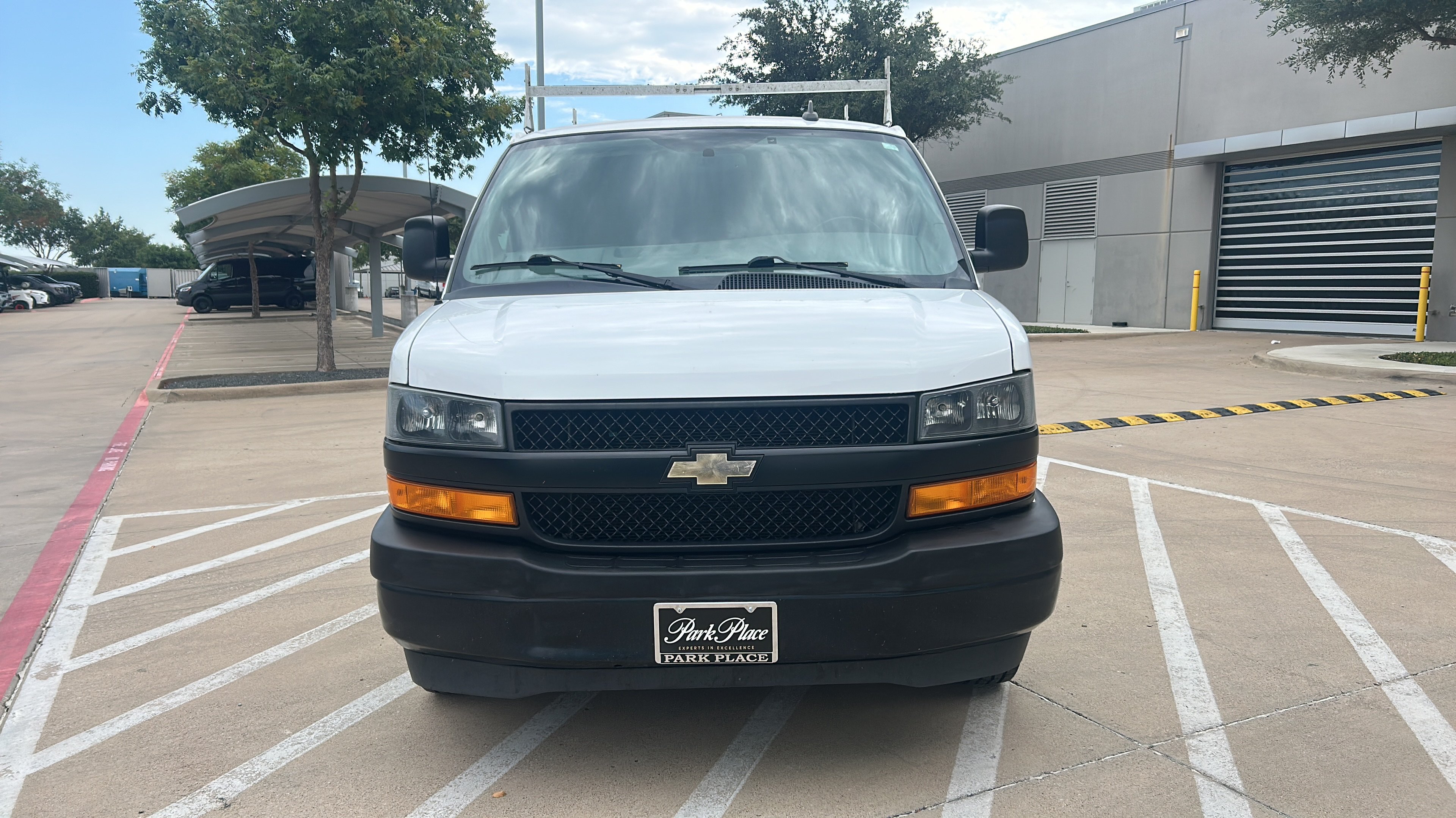 Used 2021 Chevrolet Express 2500 w/ Driver Convenience Package RWD image 8