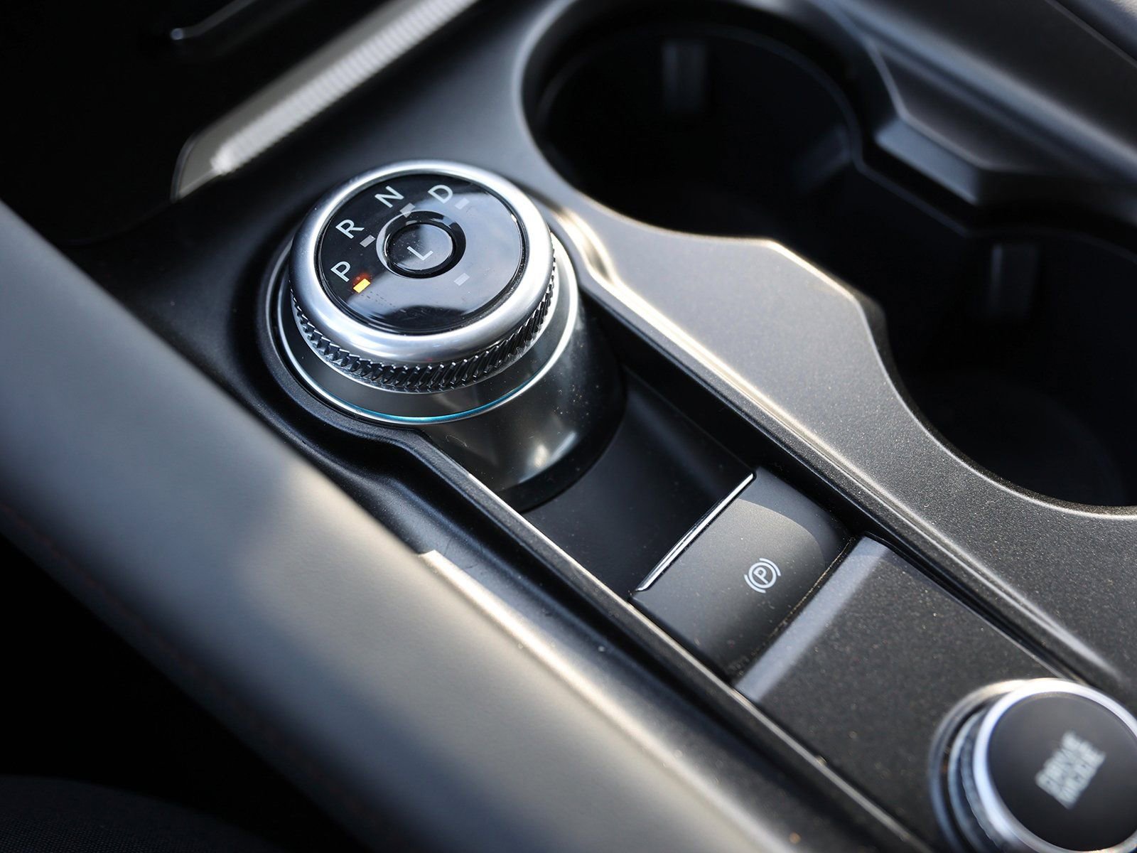 Used 2025 Ford Explorer Active image 33