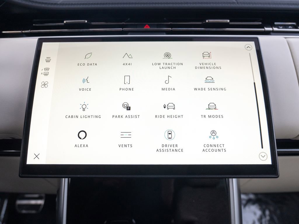 Certified 2025 Land Rover Range Rover SE image 26