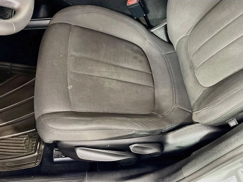 Used 2016 Chrysler 200 Limited FWD image 20