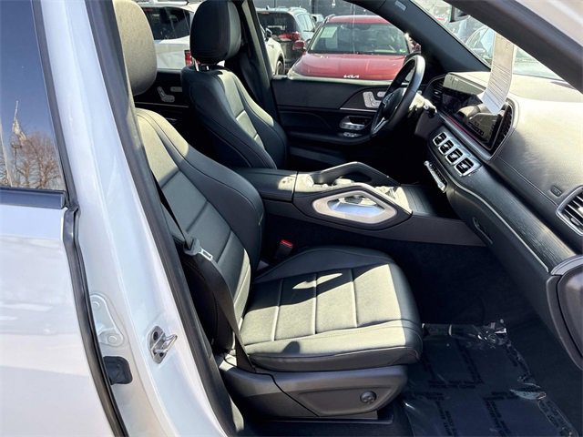 Used 2023 Mercedes-Benz GLS 450 4MATIC image 9