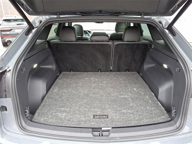 Used 2024 Volkswagen Atlas Cross Sport SE w/ Panoramic Sunroof Package image 28