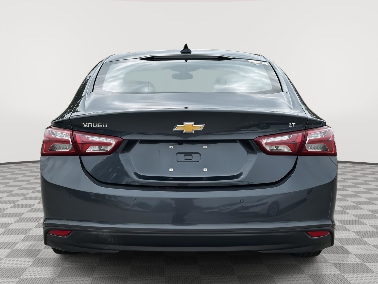 Used 2021 Chevrolet Malibu LT FWD image 4