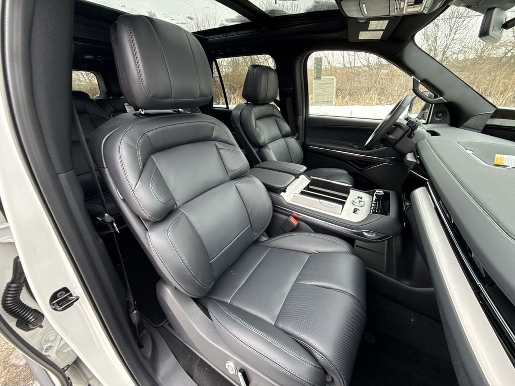New 2025 Lincoln Navigator L Reserve w/ Jet Appearance Package AWD/4WD image 27