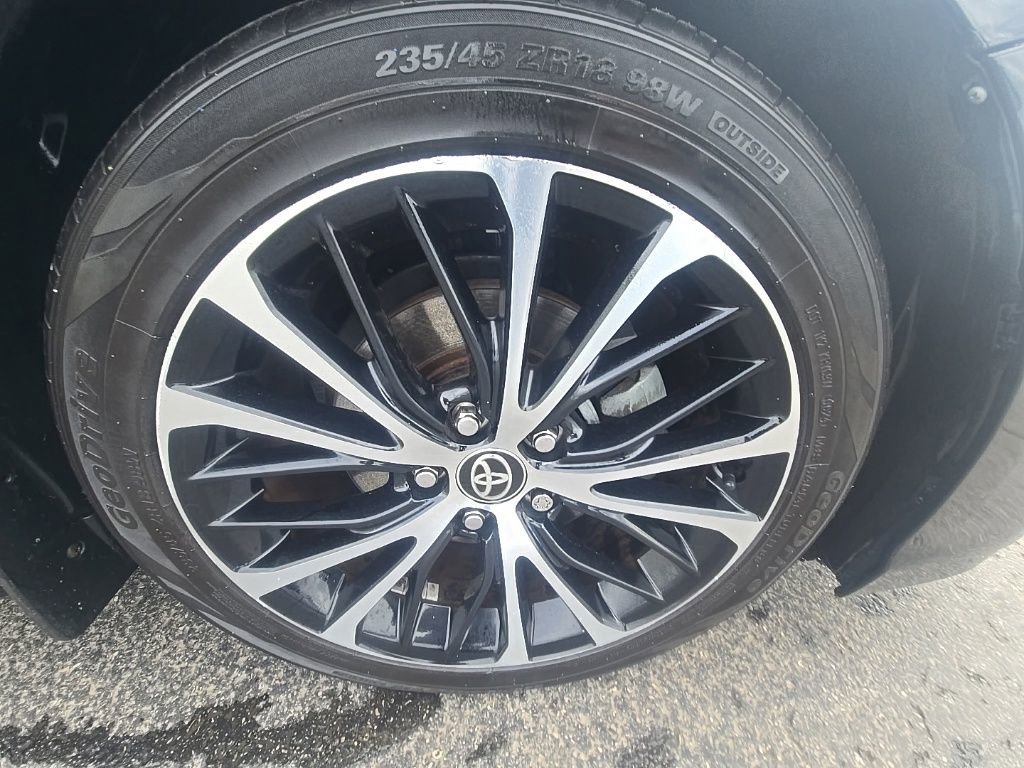 Used 2020 Toyota Camry SE image 5
