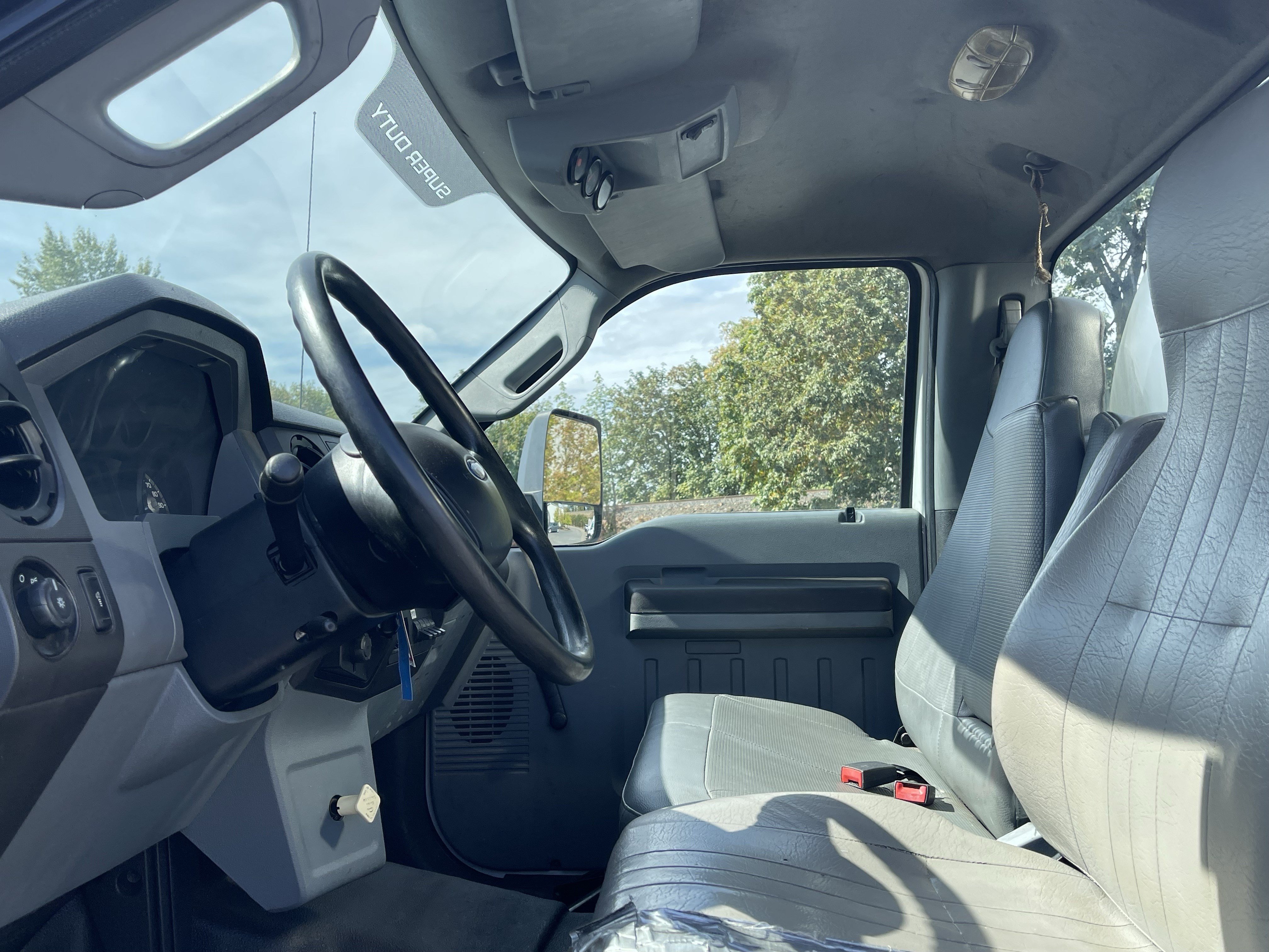 Used 2013 Ford F750 2WD Regular Cab Super Duty image 13