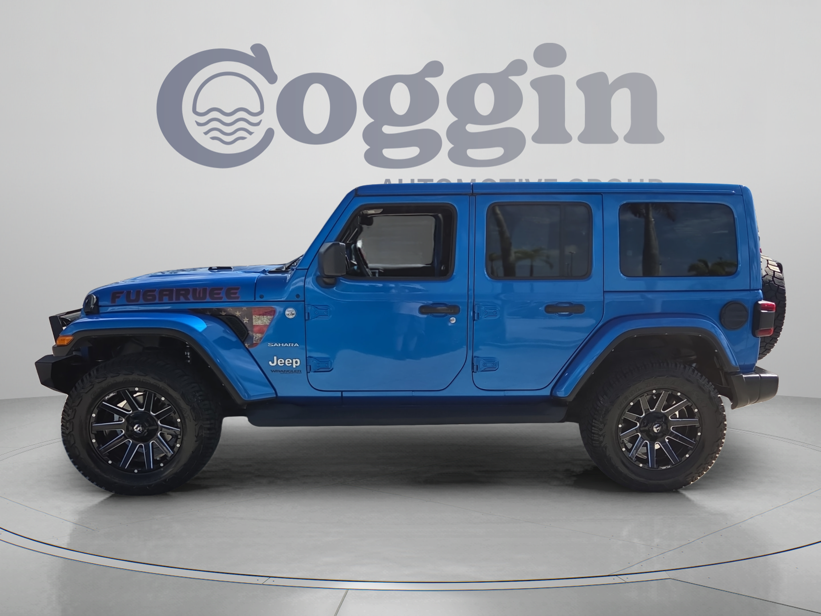Used 2022 Jeep Wrangler Unlimited Sahara w/ LED Lighting Group AWD/4WD image 2