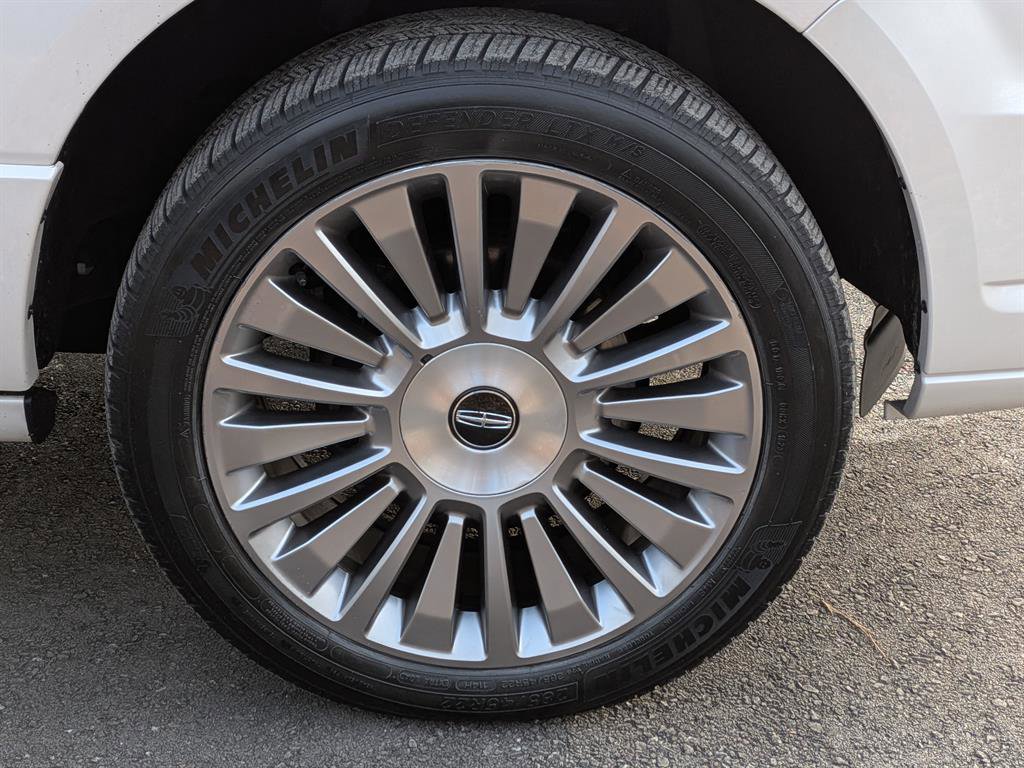 Used 2016 Lincoln Navigator Select image 7