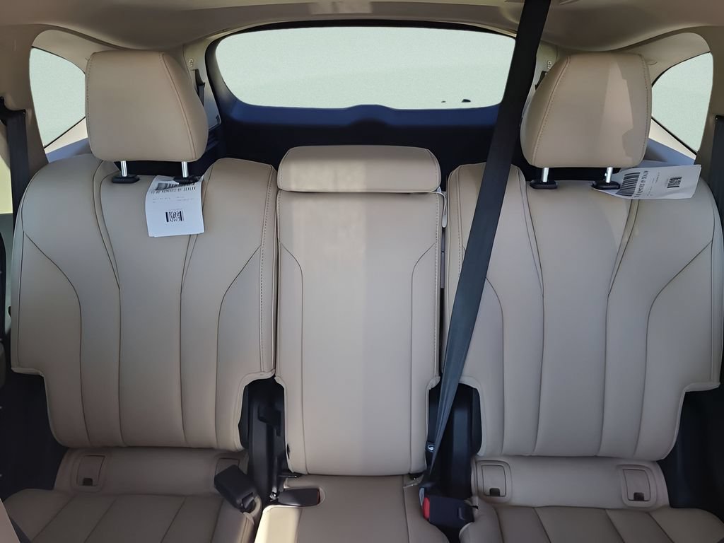 New 2026 Acura MDX SH-AWD image 13