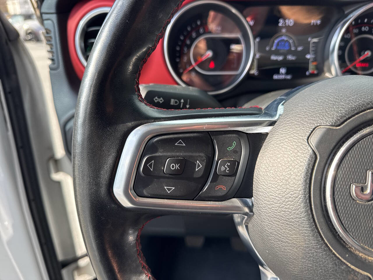 Used 2020 Jeep Gladiator Rubicon w/ Cold Weather Group image 18