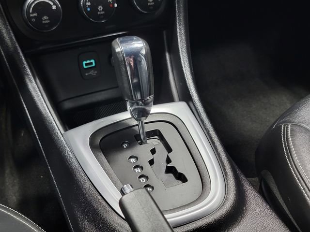 Used 2011 Chrysler 200 Limited image 22