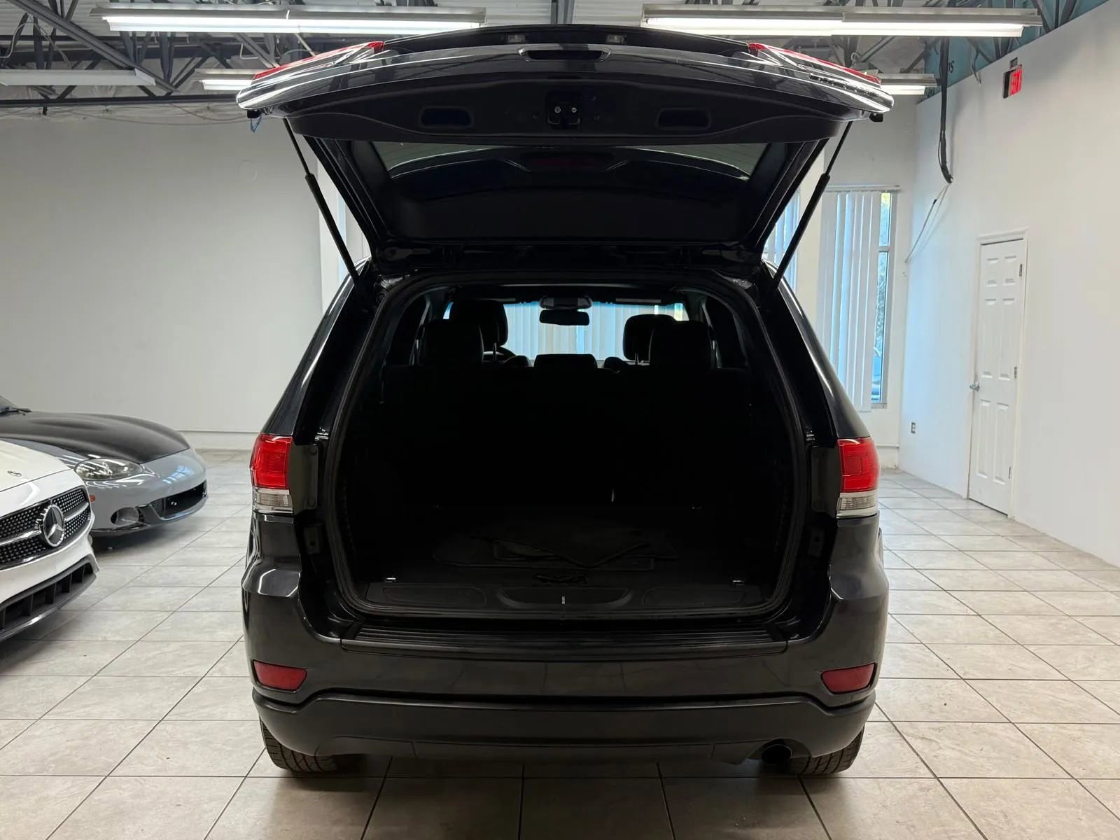 Used 2014 Jeep Grand Cherokee Laredo w/ Quick Order Package 23E image 17