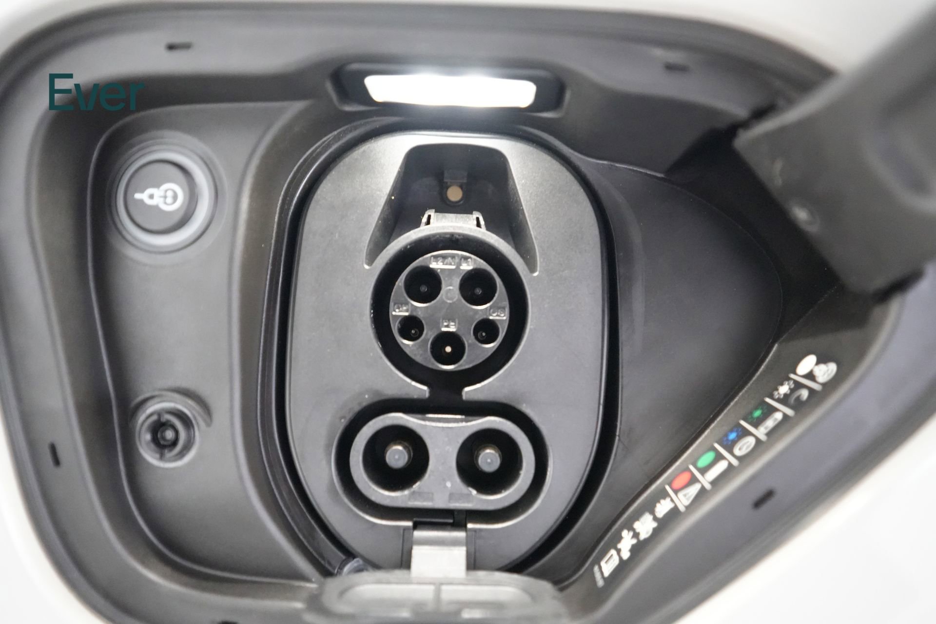 Used 2023 Porsche Taycan w/ Premium Package RWD image 10
