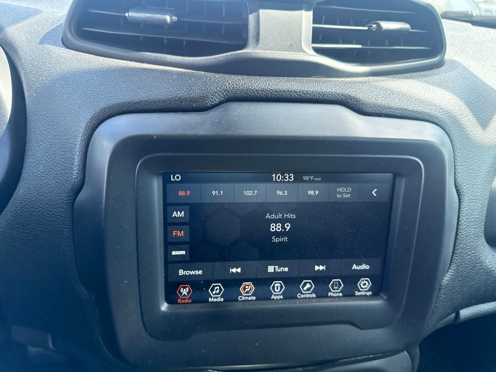Used 2018 Jeep Renegade Latitude w/ Advanced Technology Group FWD image 28