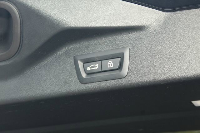 Used 2022 BMW X5 xDrive45e w/ M Sport Package image 9