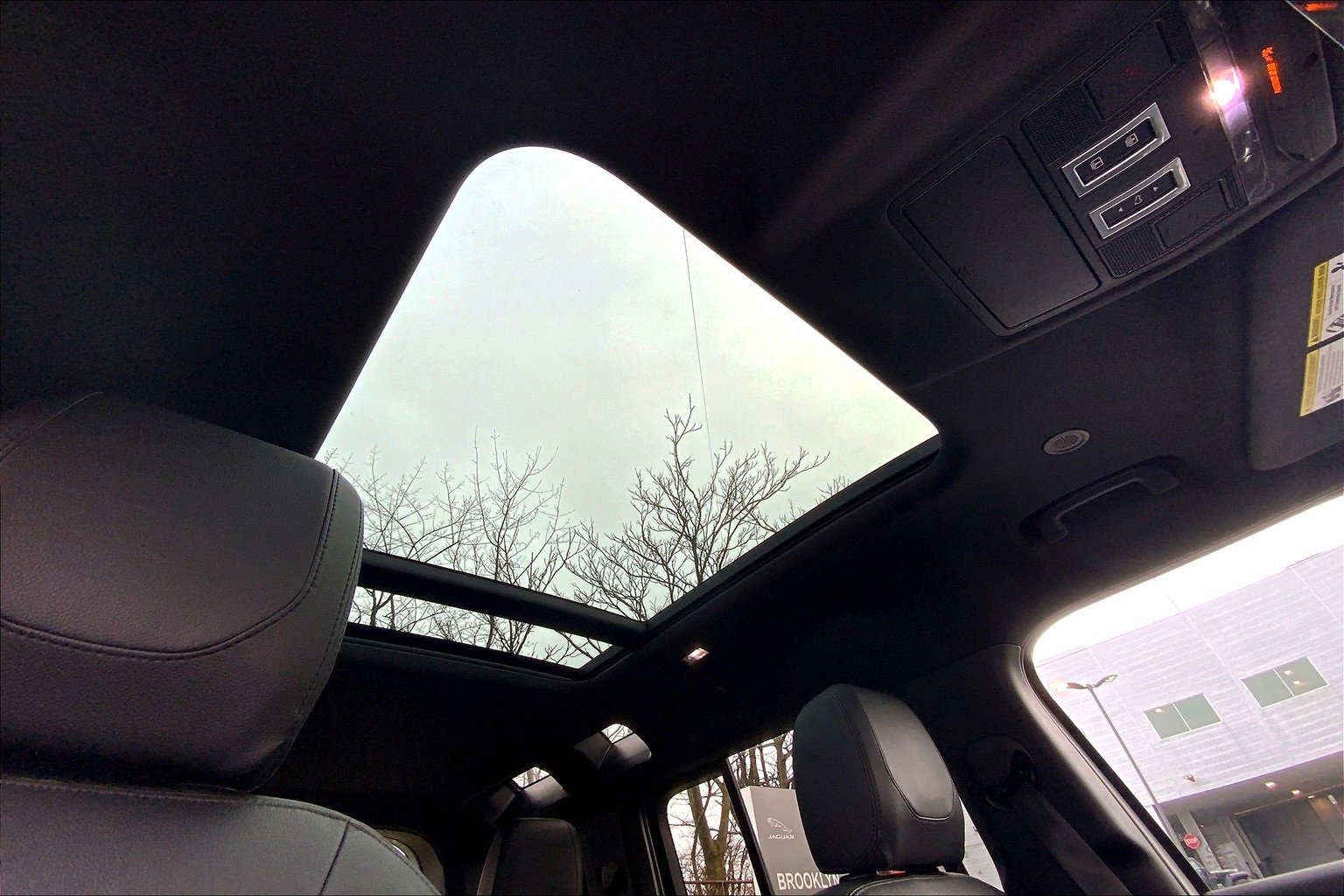 Used 2022 Land Rover Defender 110 S image 14