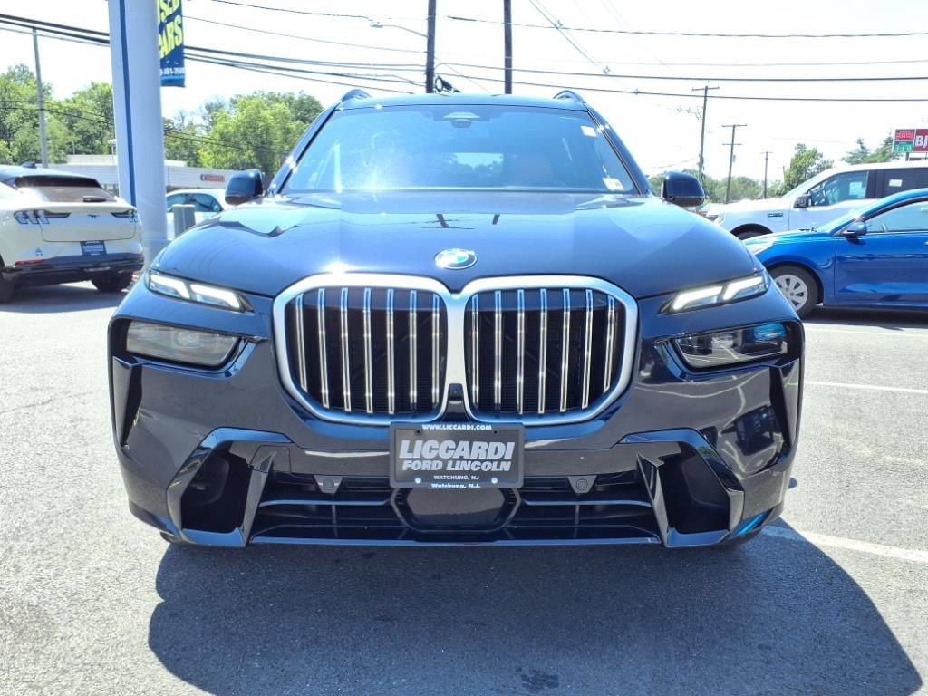 Used 2023 BMW X7 xDrive40i w/ M Sport Package AWD/4WD image 6