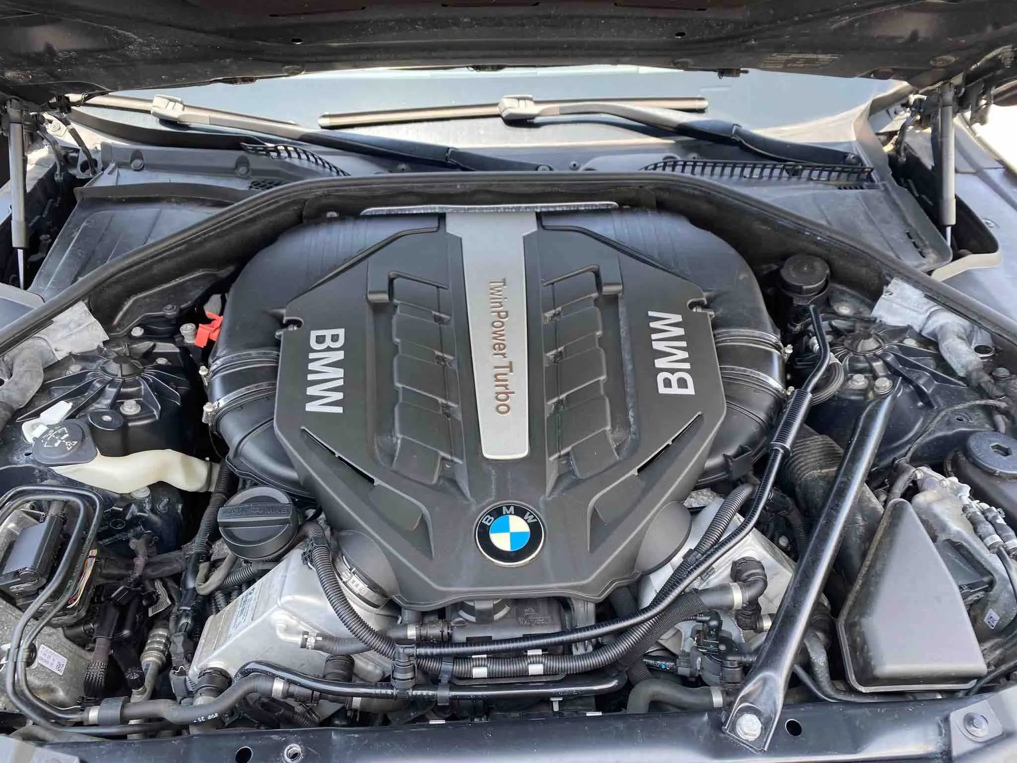 Used 2013 BMW 750Li image 18