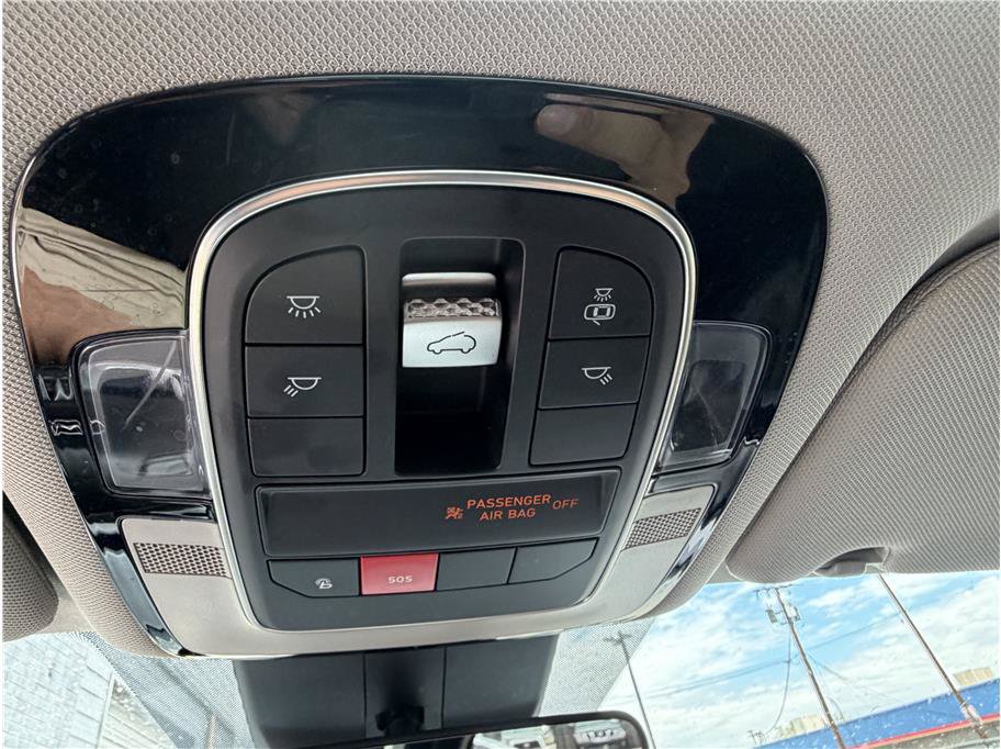 Used 2022 Hyundai Santa Fe SEL Premium AWD/4WD image 18