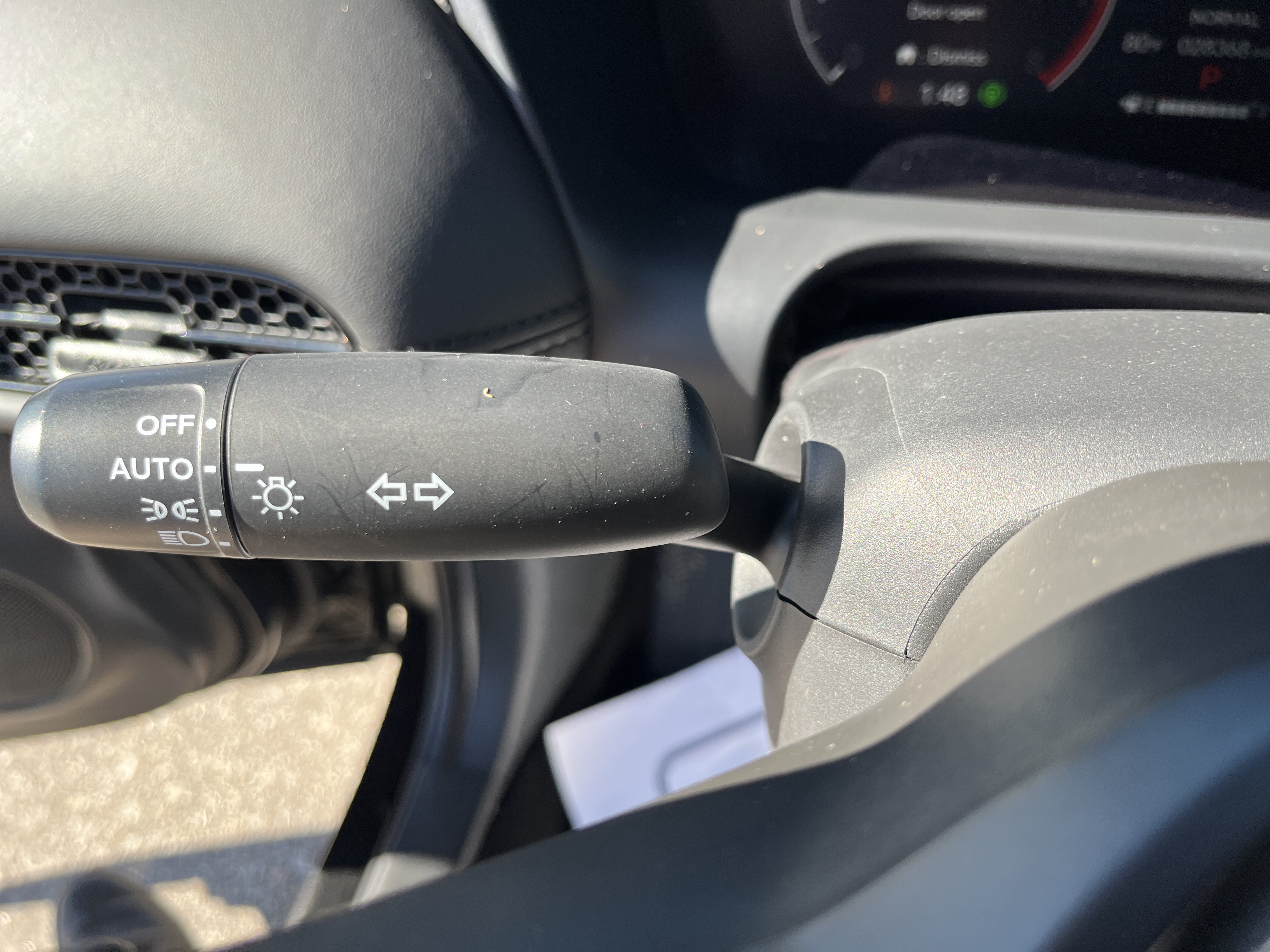 Certified 2025 Honda HR-V LX image 23