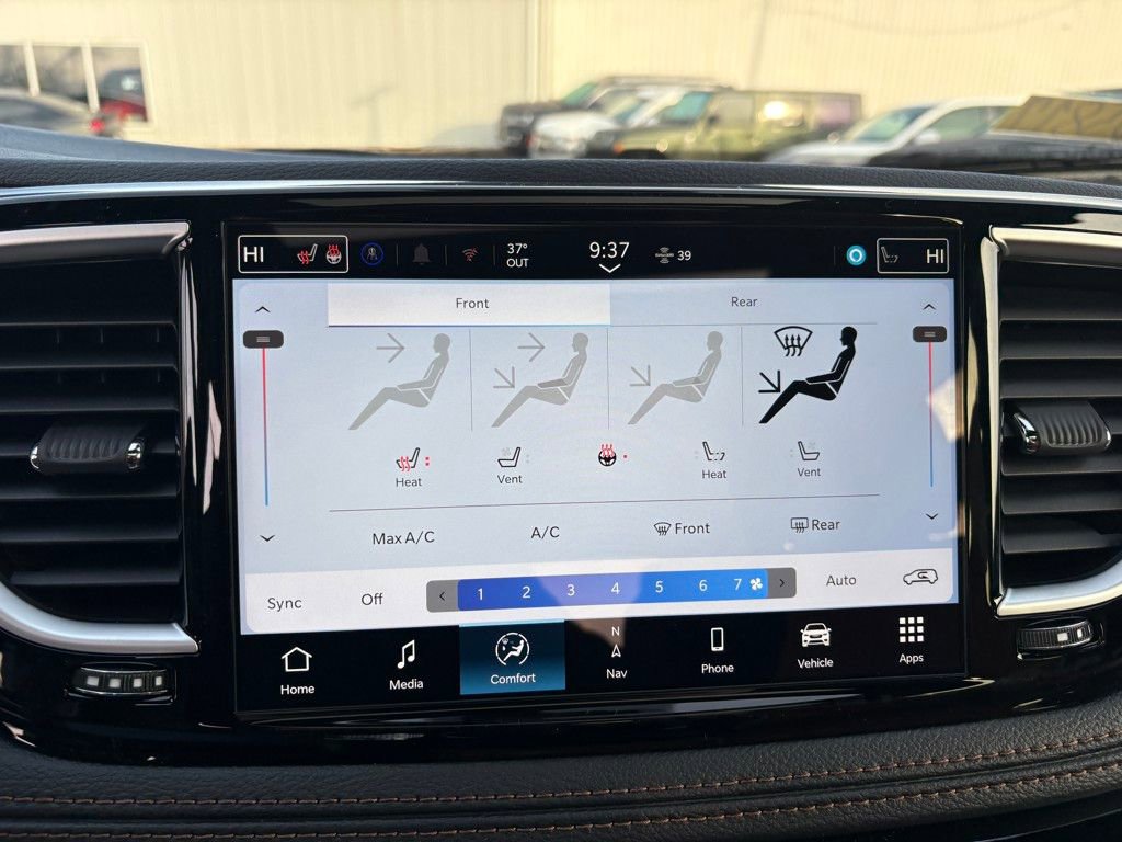 New 2026 Chrysler Pacifica Pinnacle w/ Trailer Tow Group image 22
