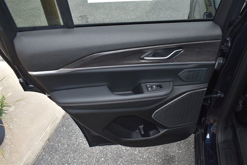 Used 2023 Jeep Grand Cherokee 4WD 4xe image 21