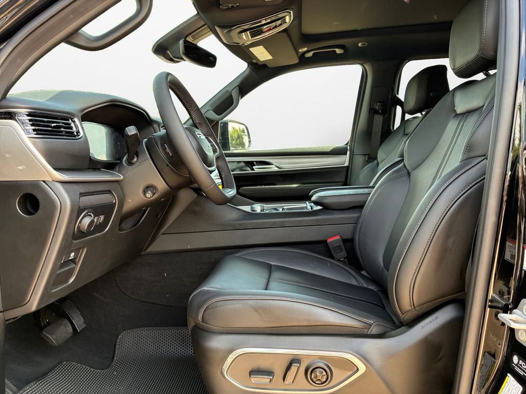 New 2026 Jeep Grand Wagoneer Limited w/ Premium Group II AWD/4WD image 19