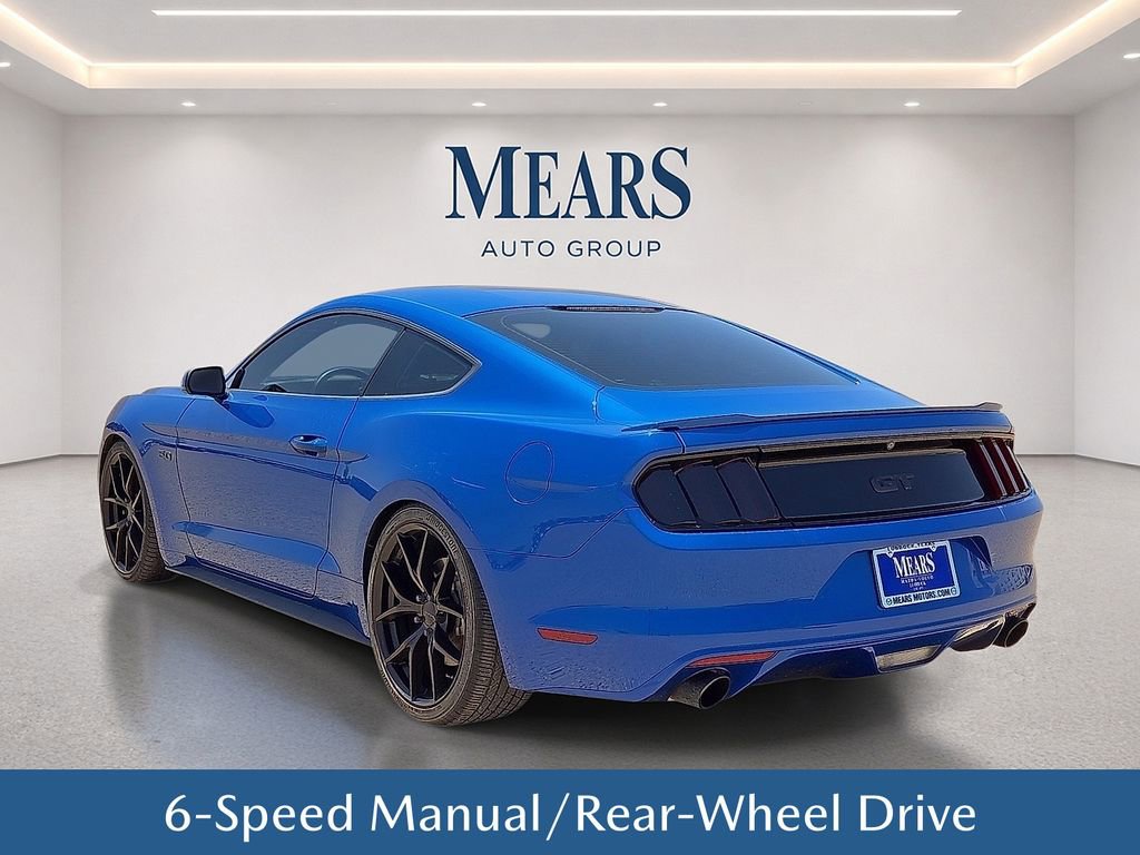 Used 2017 Ford Mustang GT RWD image 4