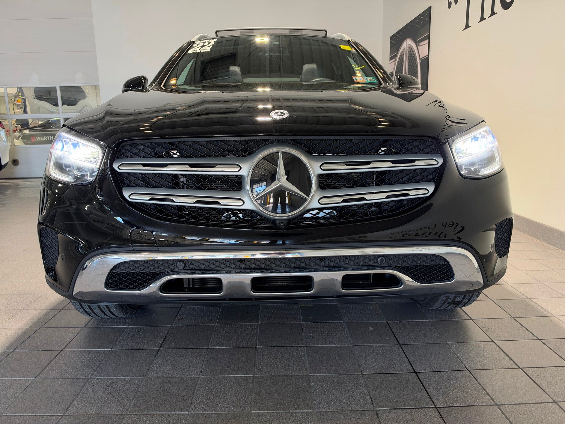 Used 2022 Mercedes-Benz GLC 300 4MATIC image 2