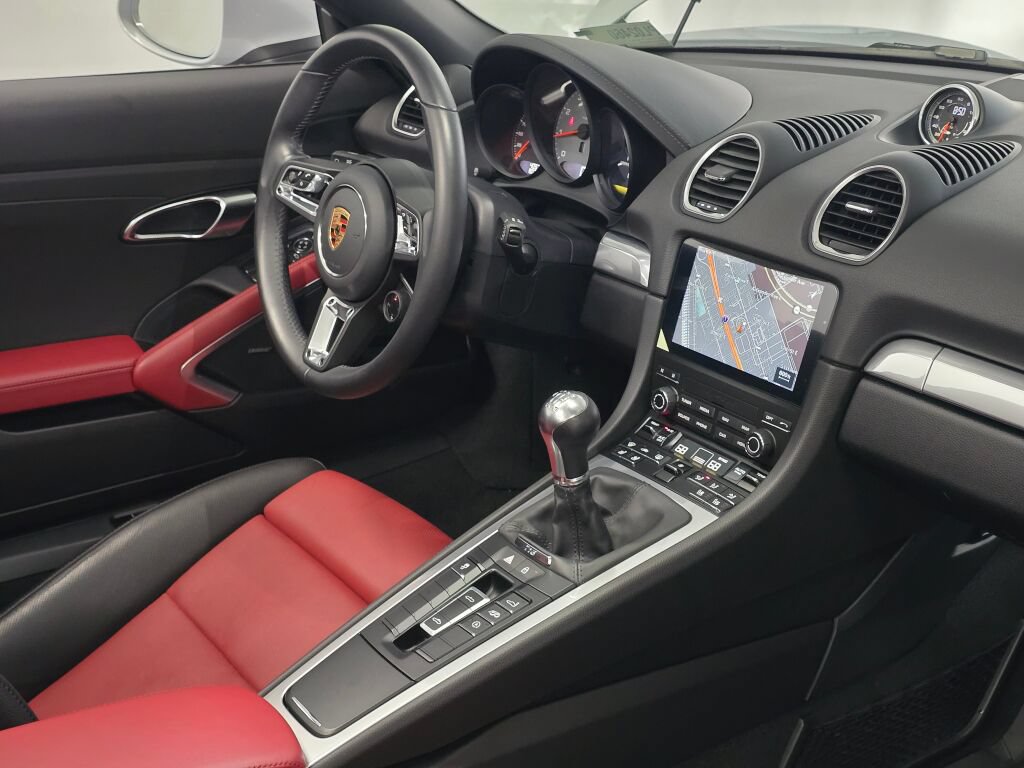 Certified 2025 Porsche 718 Boxster S RWD image 20