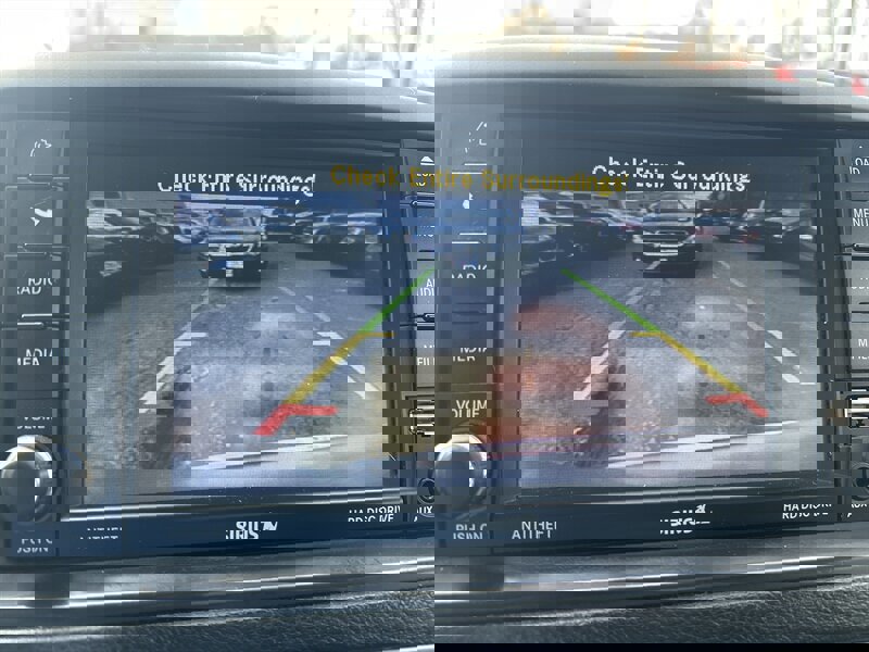 Used 2014 Chrysler Town & Country Touring image 15