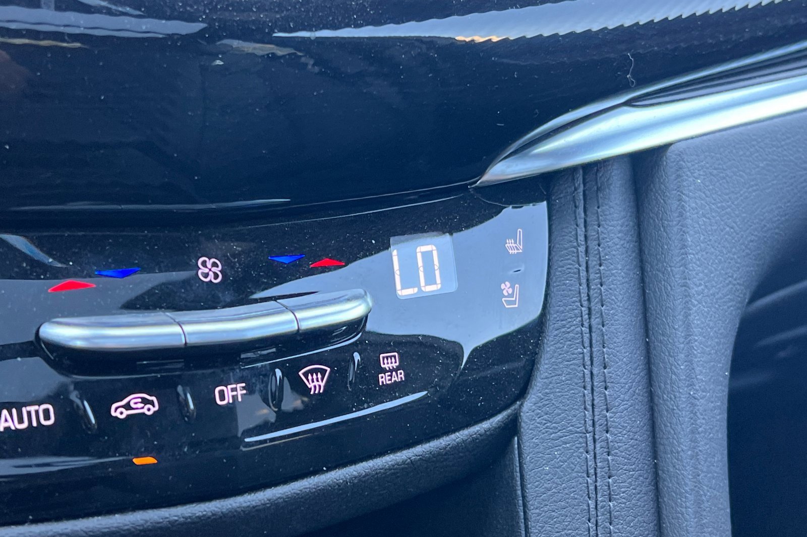 Certified 2024 Cadillac XT6 Sport w/ Platinum Package image 29