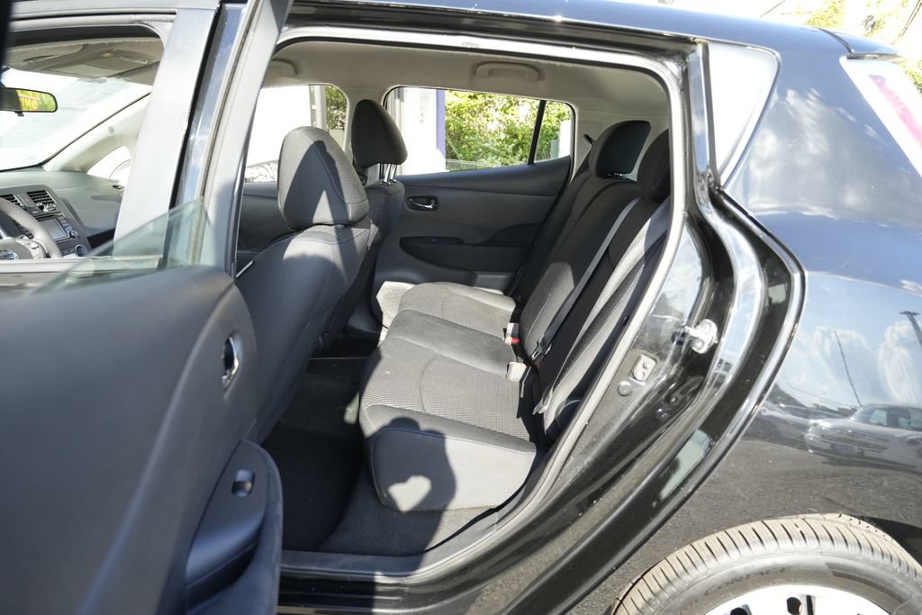 Used 2017 Nissan Leaf S w/ Charge Package FWD image 23
