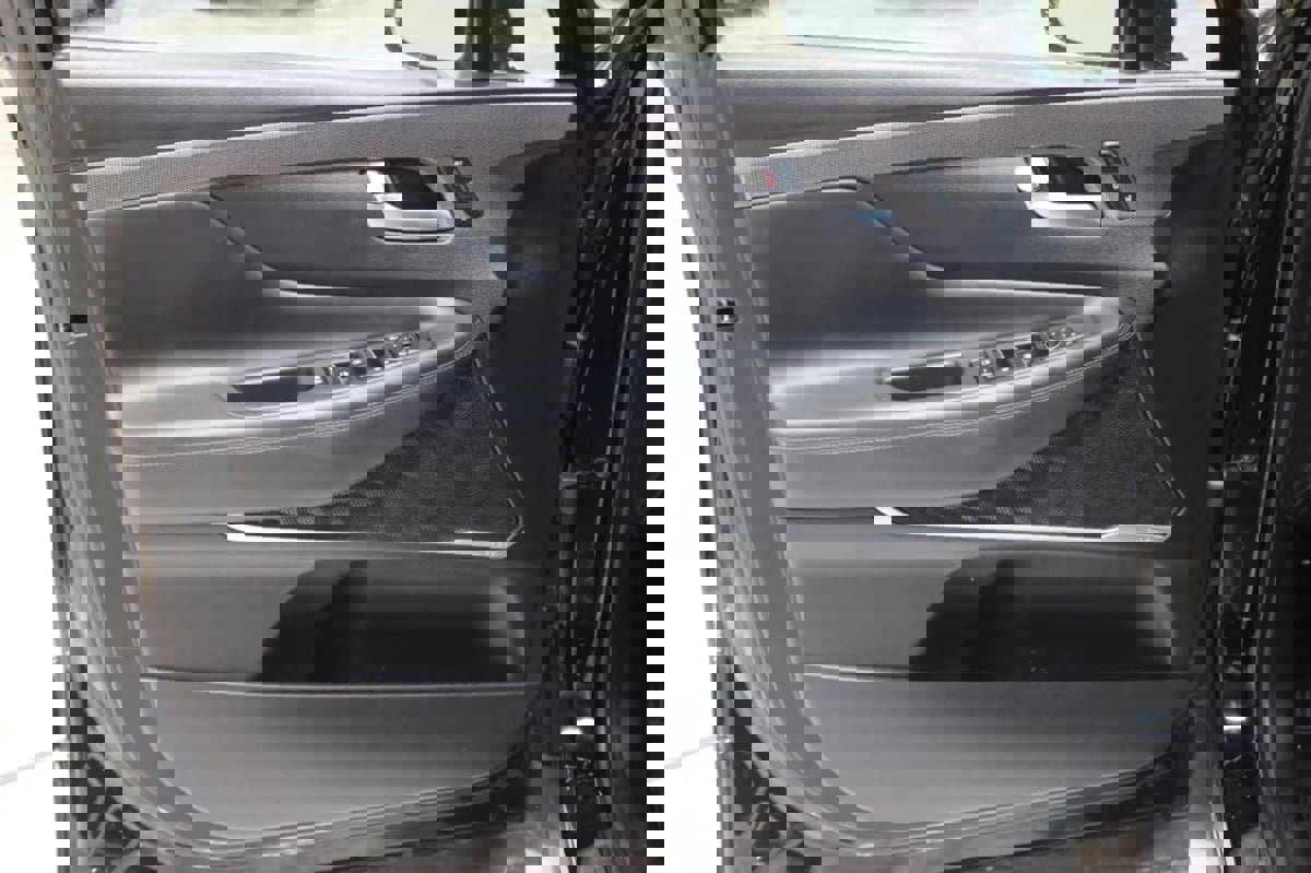 Used 2020 Hyundai Santa Fe Limited image 8