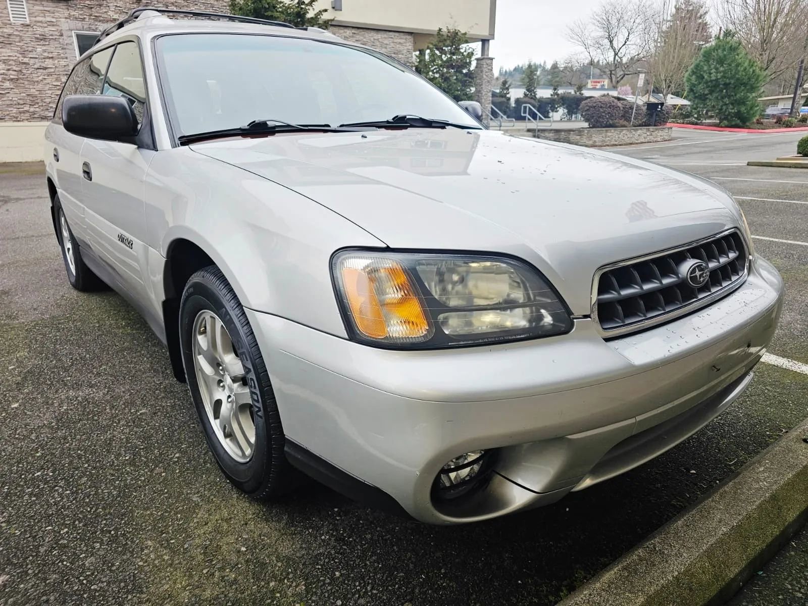 Used 2004 Subaru Outback Wagon image 7