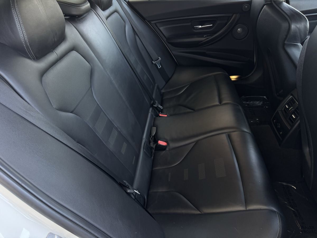 Used 2018 BMW M3 RWD image 19