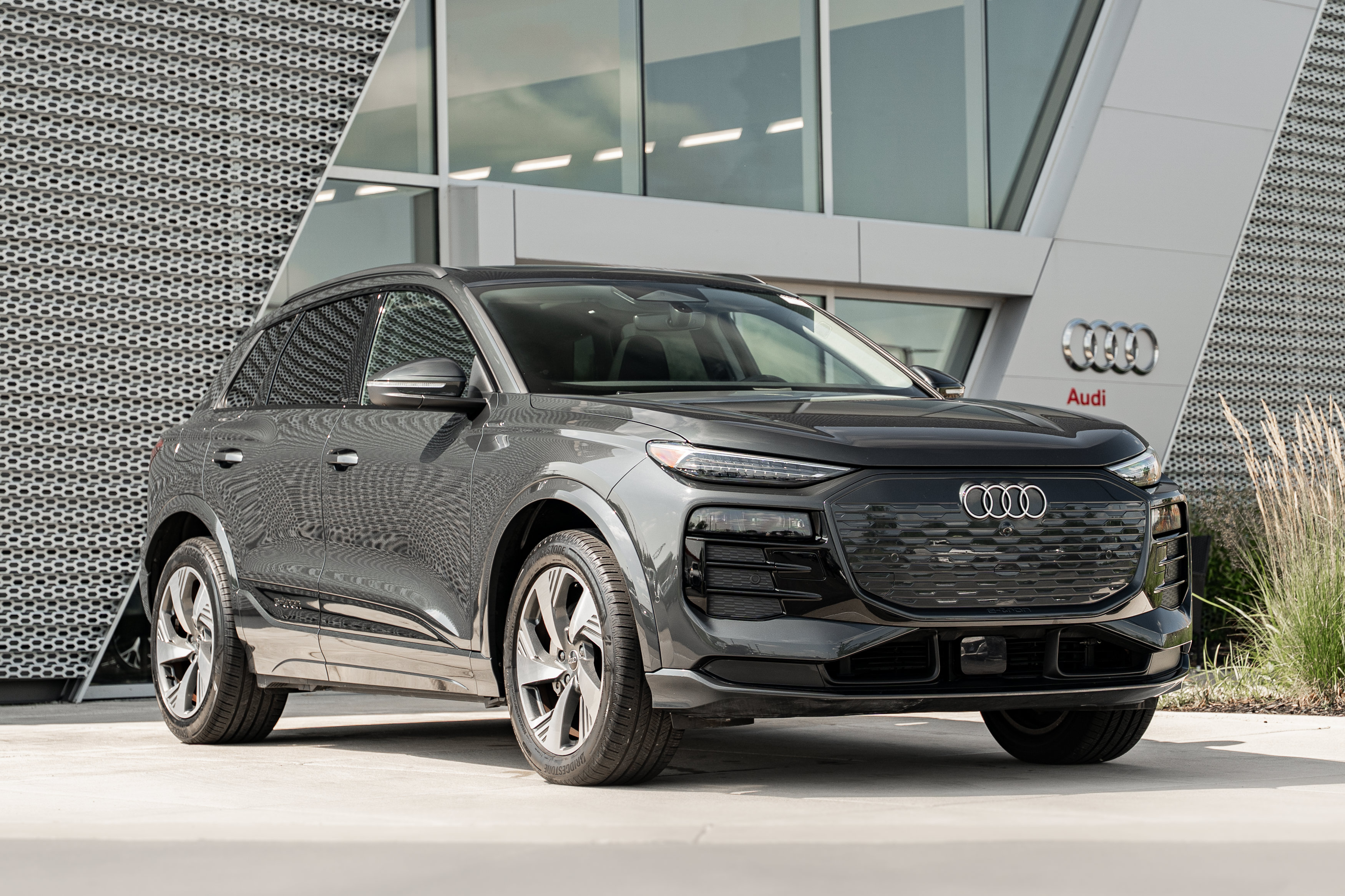 Certified 2025 Audi Q6 e-tron Premium Plus w/ Premium Plus AWD/4WD image 1