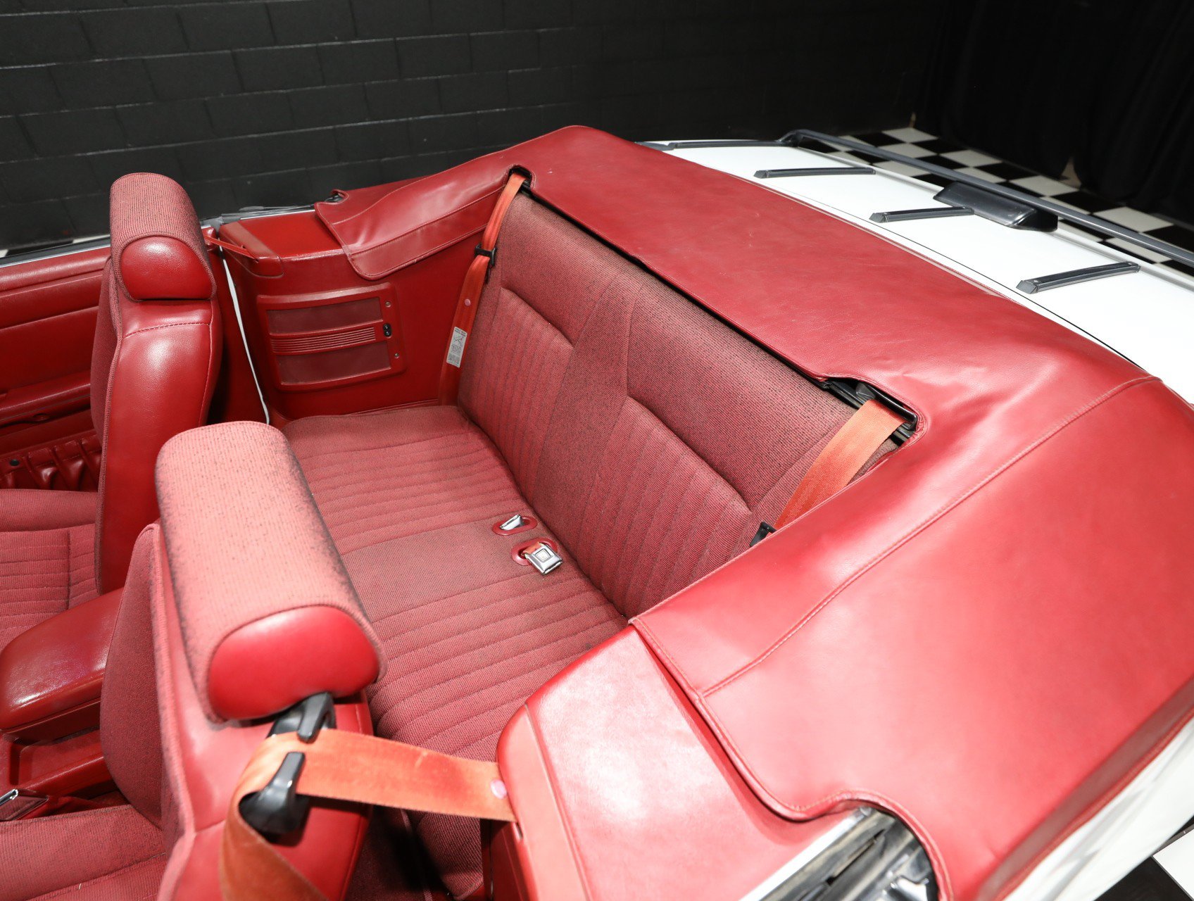 Used 1991 Ford Mustang LX RWD image 4