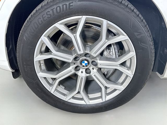 Used 2024 BMW X7 xDrive40i w/ Parking Assistance Package image 33